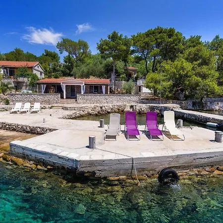 Secluded Fisherman's Lavdara, Dugi Otok - 396 Feriehus Sali