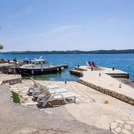 Secluded Fisherman's Lavdara, Dugi Otok - 396 Feriehus