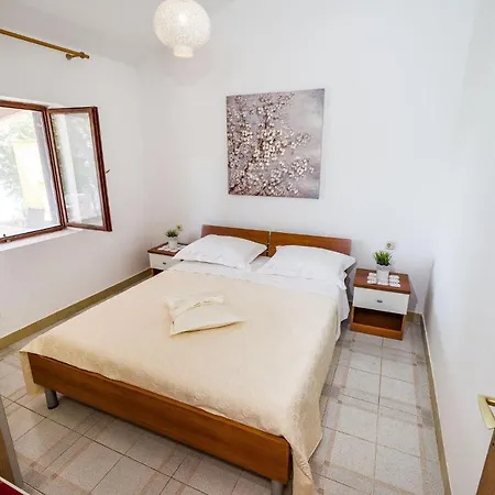 Secluded Fisherman's Lavdara, Dugi Otok - 396 Feriehus